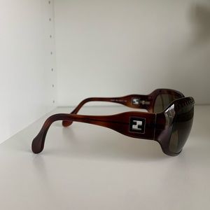 New Fendi tortoise sunglasses with case
